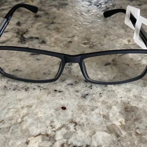 Foster Grant men’s and women’s glasses readers +1.50
